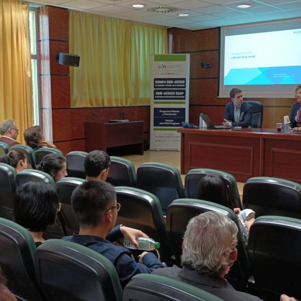 Jornada sobre IA Generativa, José Antonio Pinilla y M. Paloma Sánchez 2